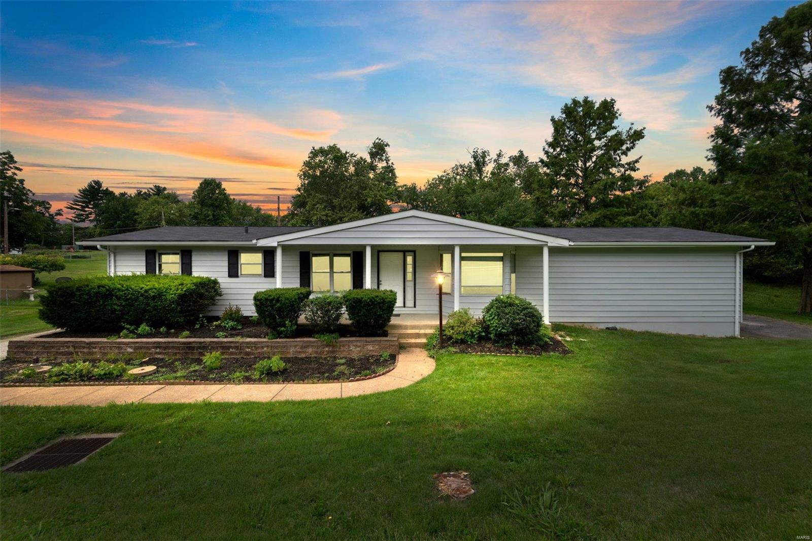 6901 Becker Road St. Louis, MO 63129 - Photo 2 of 33 Gallery Image 2