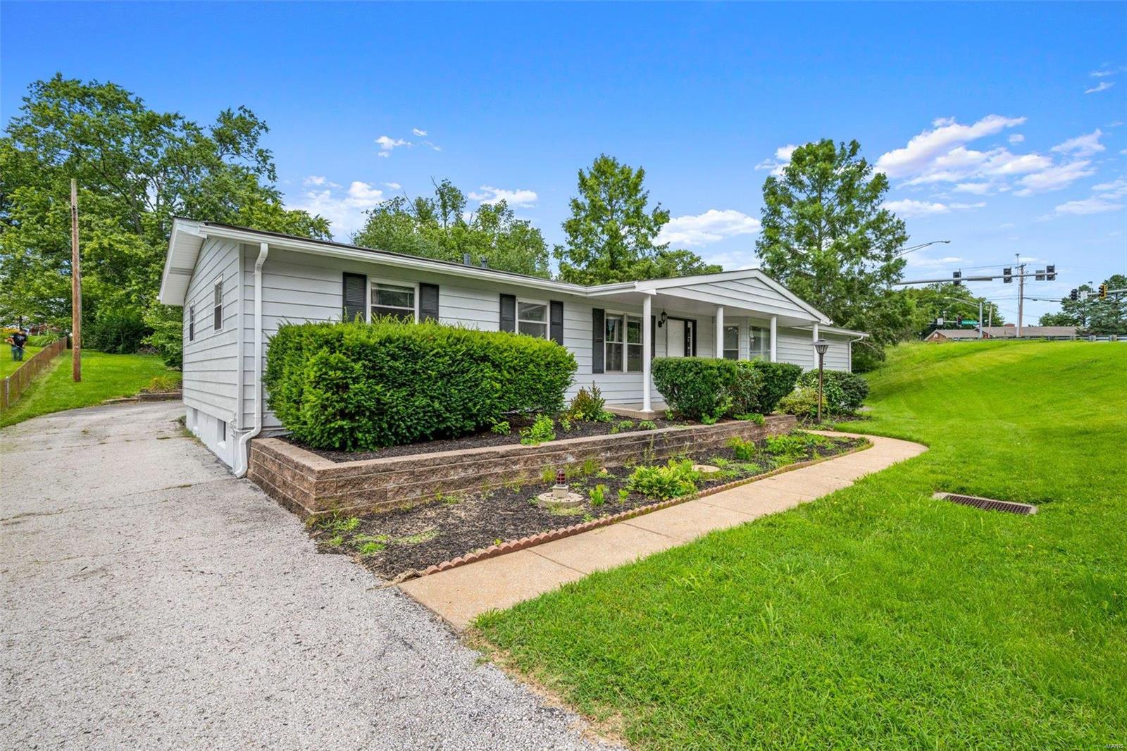 6901 Becker Road St. Louis, MO 63129 - Photo 3 of 33 Gallery Image 3