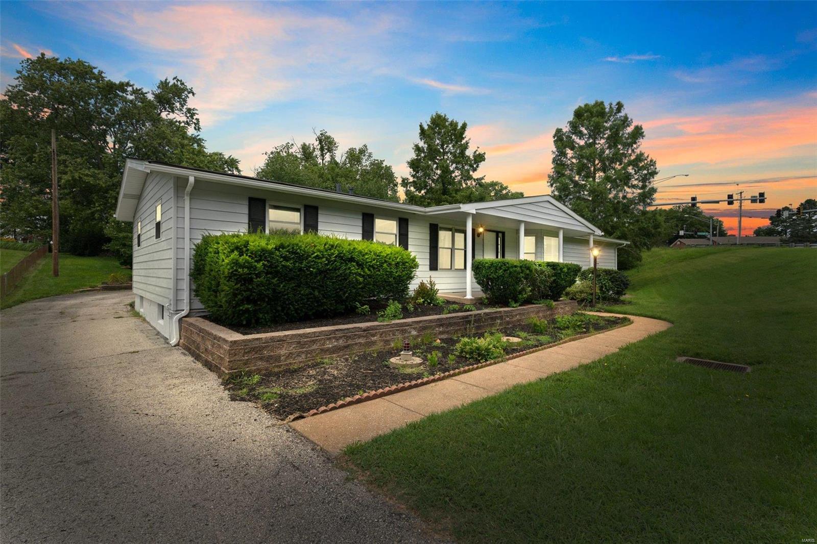 6901 Becker Road St. Louis, MO 63129 - Photo 4 of 33 Gallery Image 4