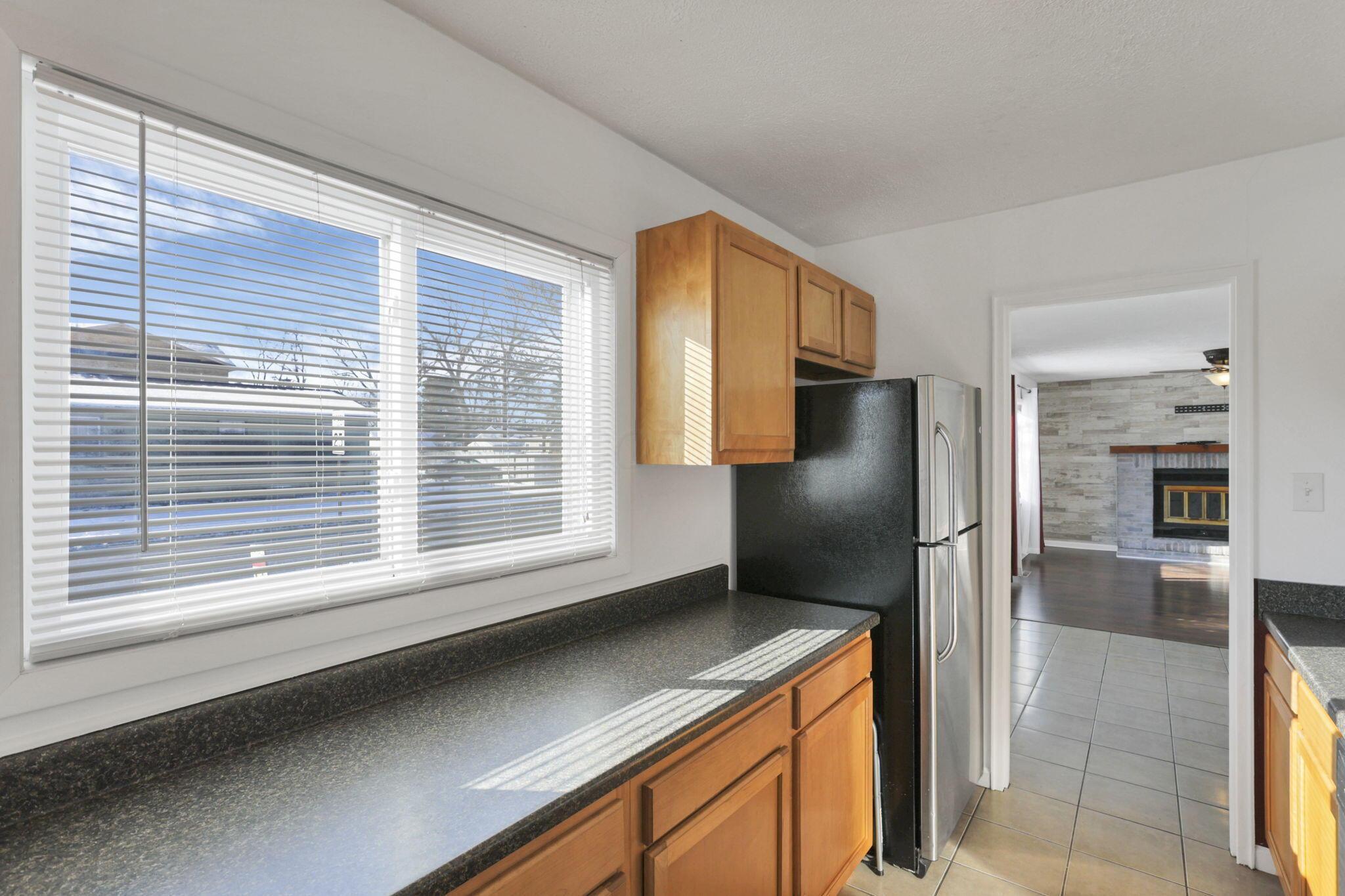 4346 Etna Road Columbus, OH 43213 - Photo 11 of 28 Kitchen