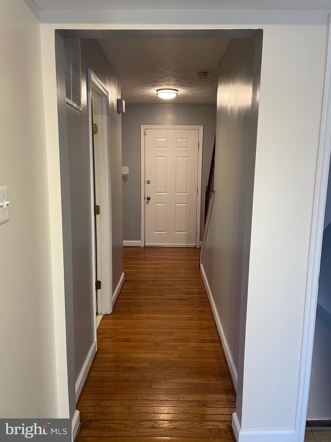 7902 Galloping Circle Baltimore, MD 21244 - Photo 10 of 33 Hallway main level