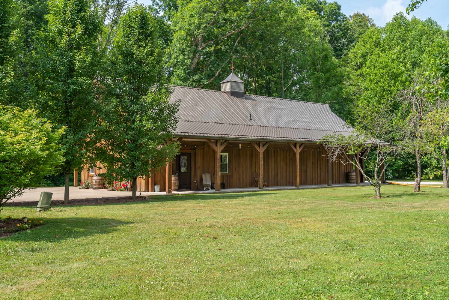 2150 East Mel Currie Road Bloomington, IN 47408 - Photo 5 of 36 Gallery Image 5