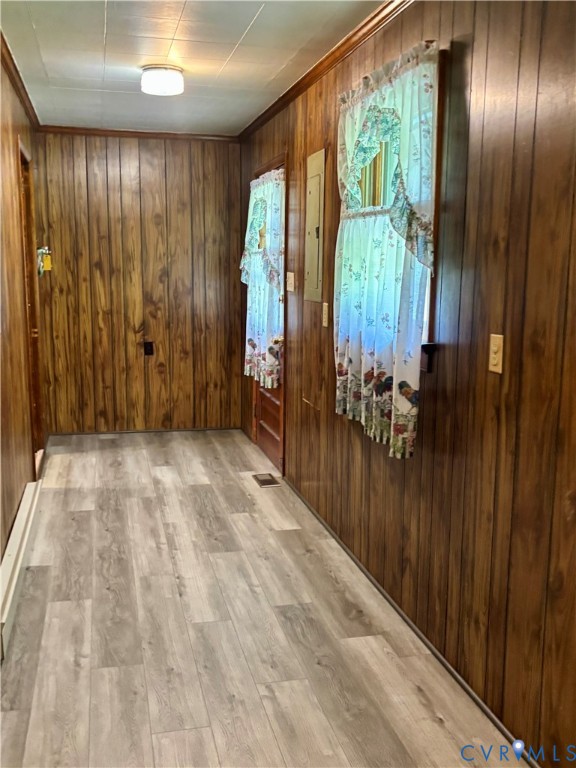 3246 Tabscott Road Columbia, VA 23038 - Photo 18 of 26 a view of an entryway