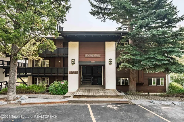 $925,000 | 7170 North Rachel Way, Unit B5, Teton Village, WY 83025