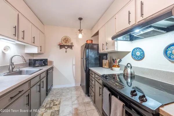 $850,000 | 7170 North Rachel Way, Unit B5, Teton Village, WY 83025