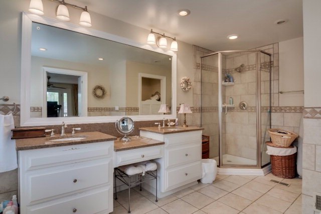 131 Bragg Drive Modoc, SC 29838 - Photo 17 of 40 Owner's Bathroom