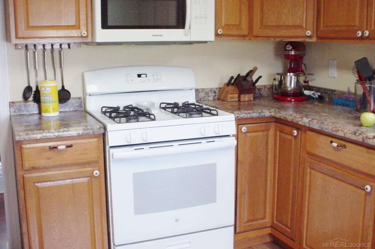 4456 Lapeer Road Port Huron, MI 48060 - Photo 19 of 39 50010280-18.JPG