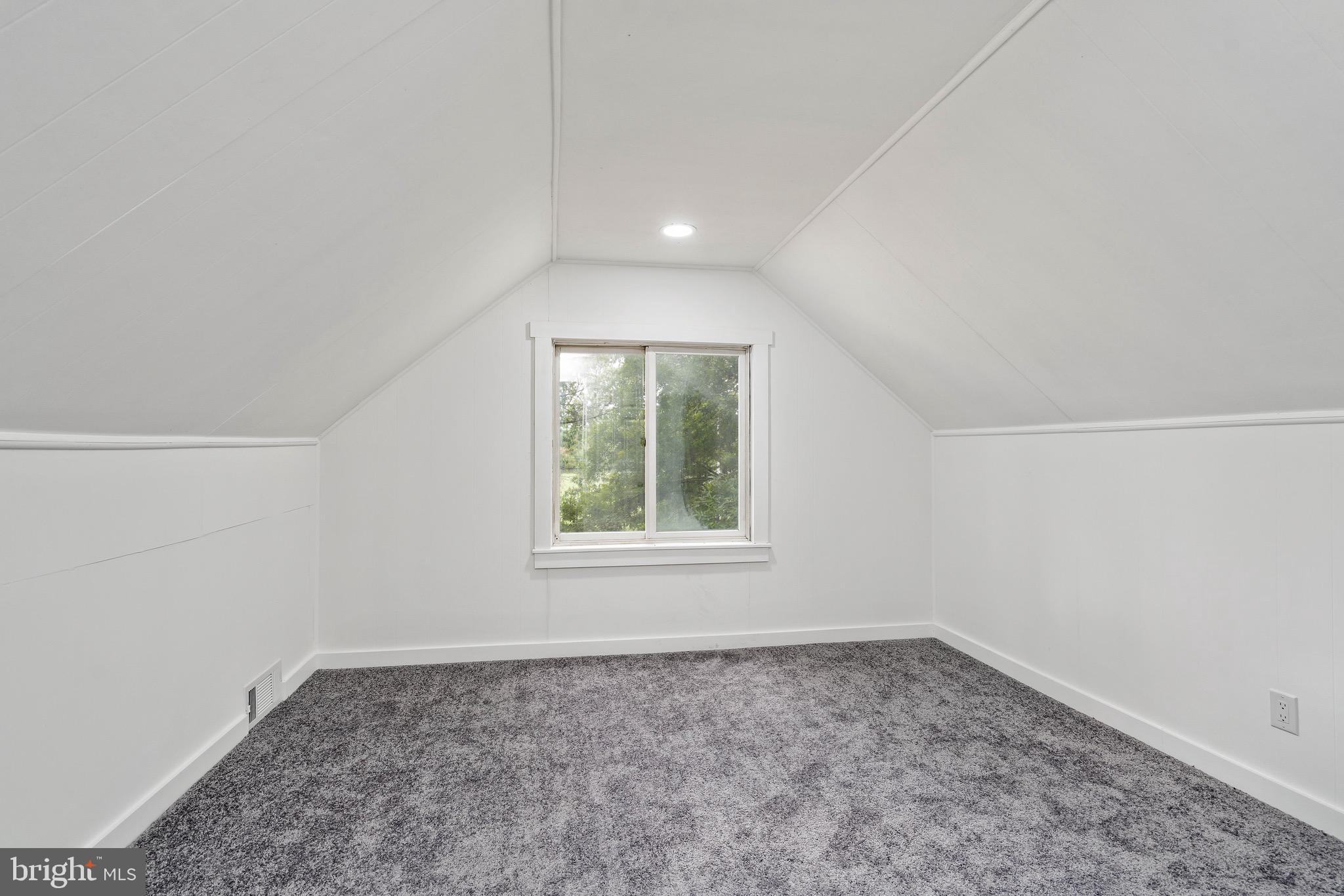 485 Lummistown Road Cedarville, NJ 08311 - Photo 21 of 34 an empty room with a empty space and windows