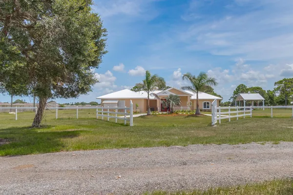 $1,190,000 | 4715 Blossom Ridge Place, Grant, FL 32949