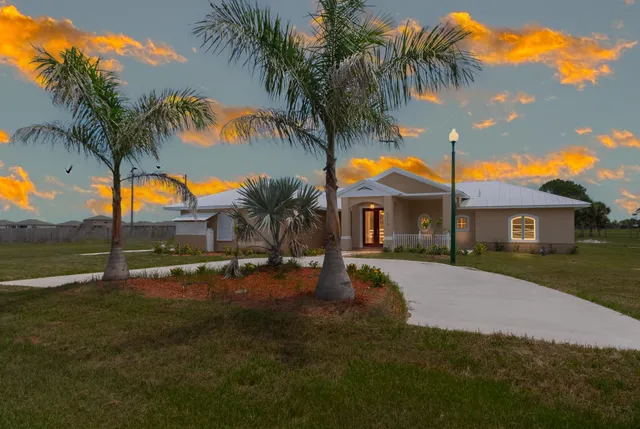 $1,200,000 | 4715 Blossom Ridge Place, Grant, FL 32949