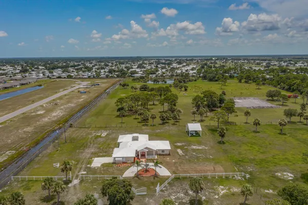 $1,190,000 | 4715 Blossom Ridge Place, Grant, FL 32949