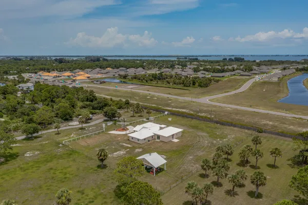 $1,190,000 | 4715 Blossom Ridge Place, Grant, FL 32949