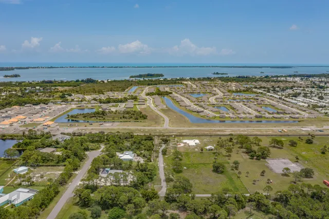 $1,200,000 | 4715 Blossom Ridge Place, Grant, FL 32949