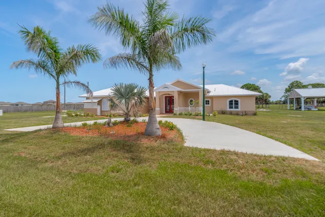 $1,200,000 | 4715 Blossom Ridge Place, Grant, FL 32949