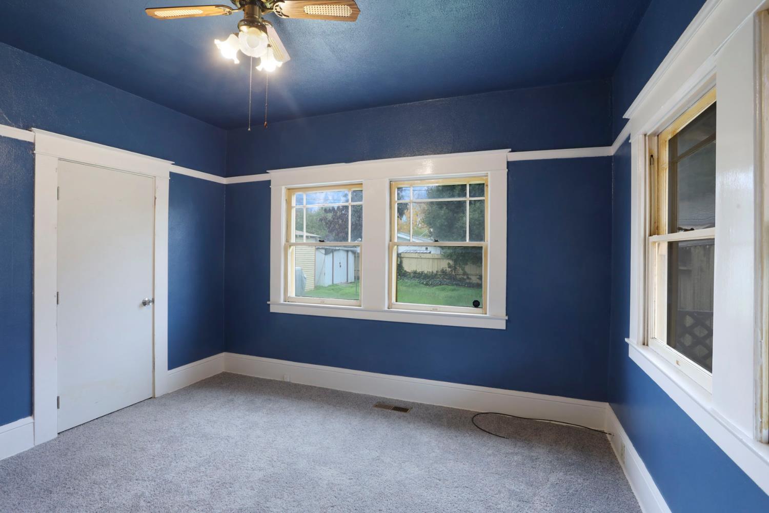 1428 West Harding Way Stockton, CA 95203 - Photo 19 of 32 an empty room with a window