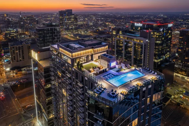 $3,000 | 1212 Demonbreun Street, Unit 1105, Nashville, TN 37203