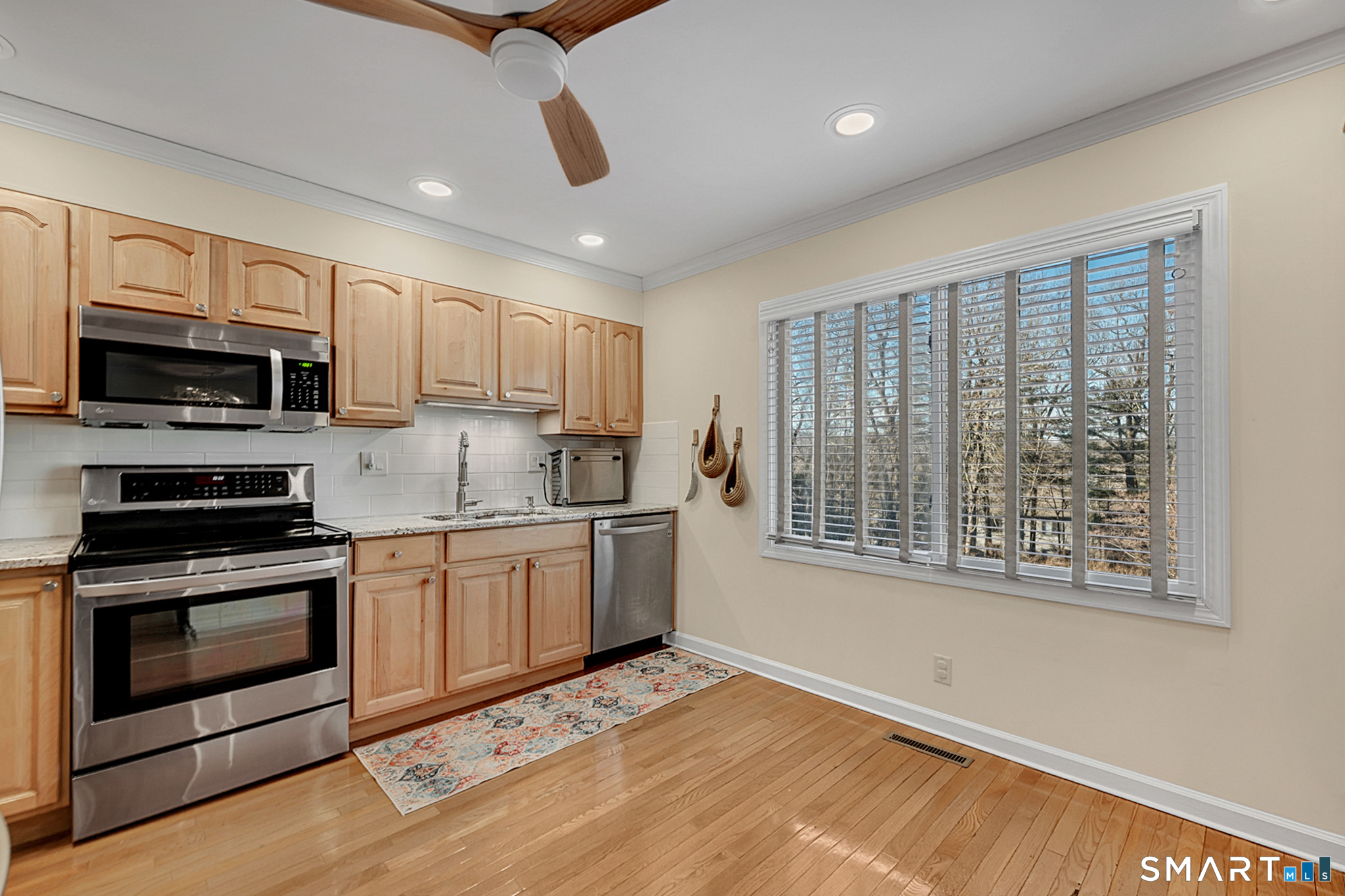 4 Strathmore Lane, Unit 4 Avon, CT 06001 - Photo 11 of 39