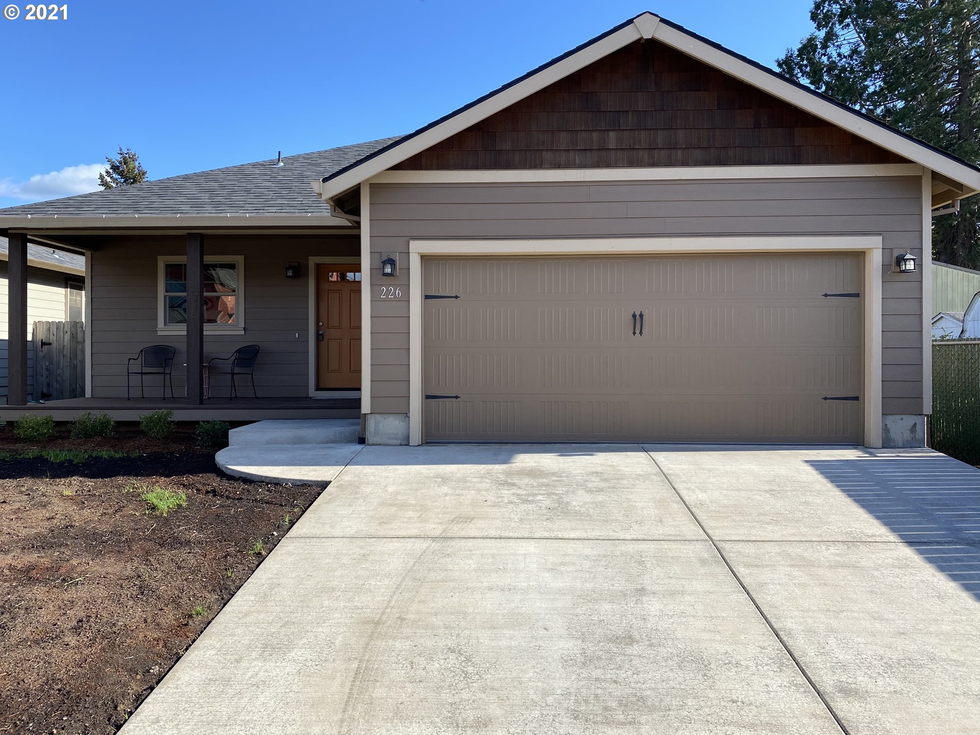 226 Northwest Sagan Loop Sheridan, OR 97378 - Photo 2 of 4