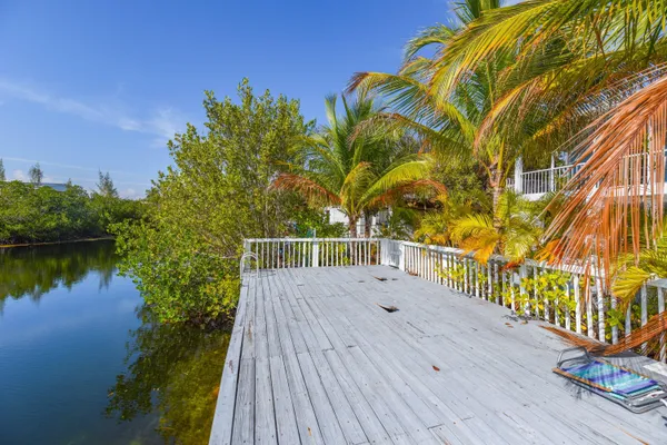 $900,000 | 216 Newfound Boulevard, Big Pine Key, FL 33043