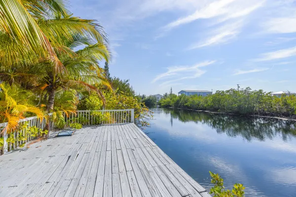 $900,000 | 216 Newfound Boulevard, Big Pine Key, FL 33043