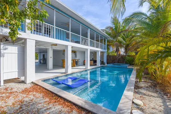 $900,000 | 216 Newfound Boulevard, Big Pine Key, FL 33043