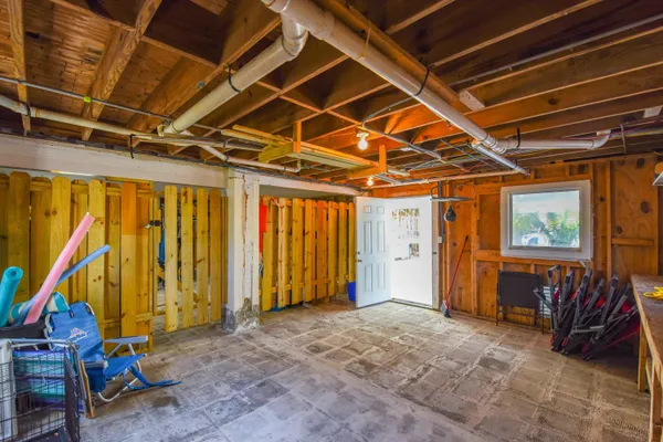 $900,000 | 216 Newfound Boulevard, Big Pine Key, FL 33043