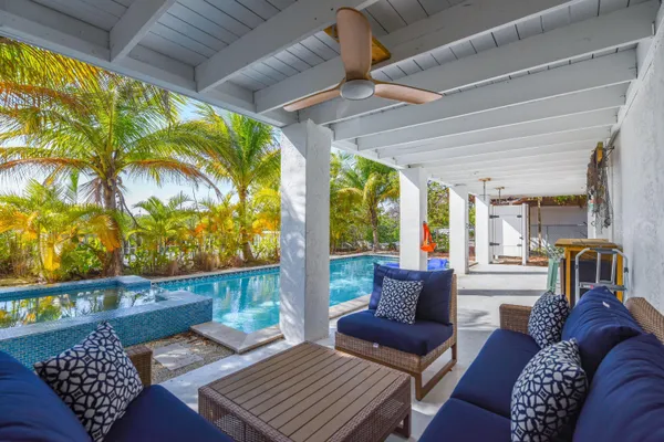 $900,000 | 216 Newfound Boulevard, Big Pine Key, FL 33043