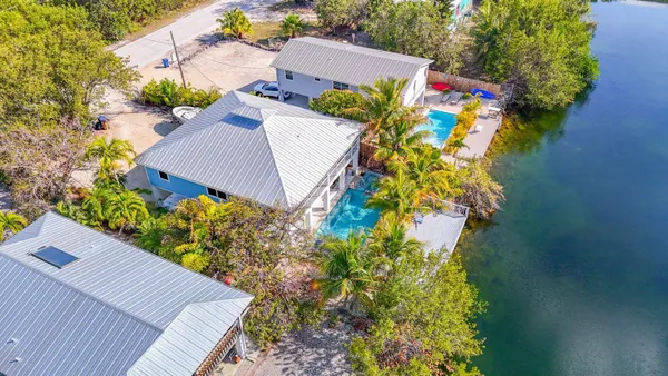 $900,000 | 216 Newfound Boulevard, Big Pine Key, FL 33043