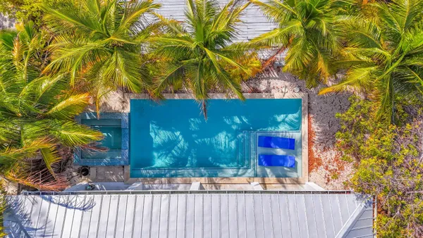 $900,000 | 216 Newfound Boulevard, Big Pine Key, FL 33043