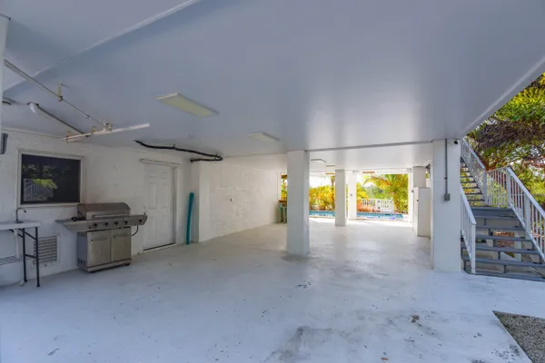 $900,000 | 216 Newfound Boulevard, Big Pine Key, FL 33043