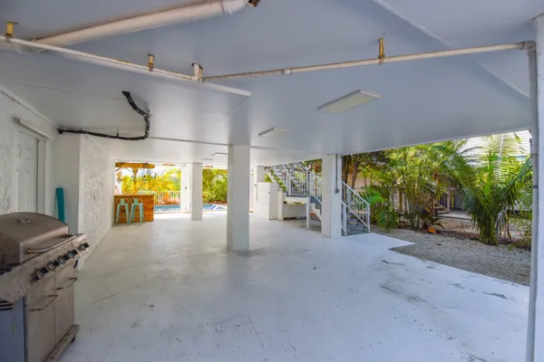 $900,000 | 216 Newfound Boulevard, Big Pine Key, FL 33043
