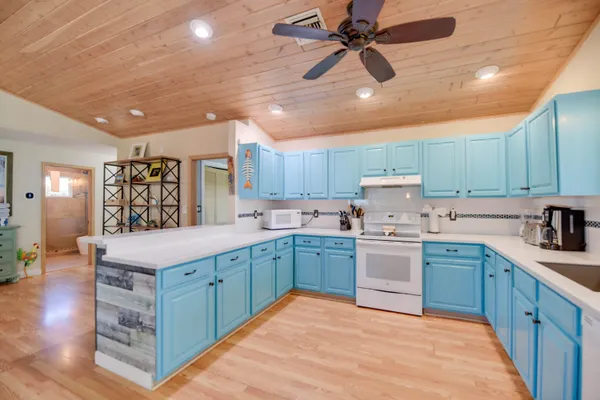 $900,000 | 216 Newfound Boulevard, Big Pine Key, FL 33043