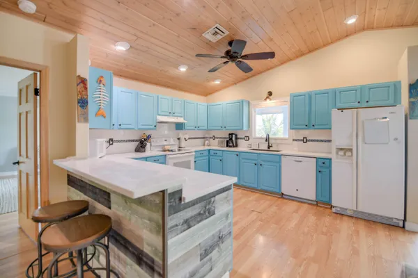 $900,000 | 216 Newfound Boulevard, Big Pine Key, FL 33043