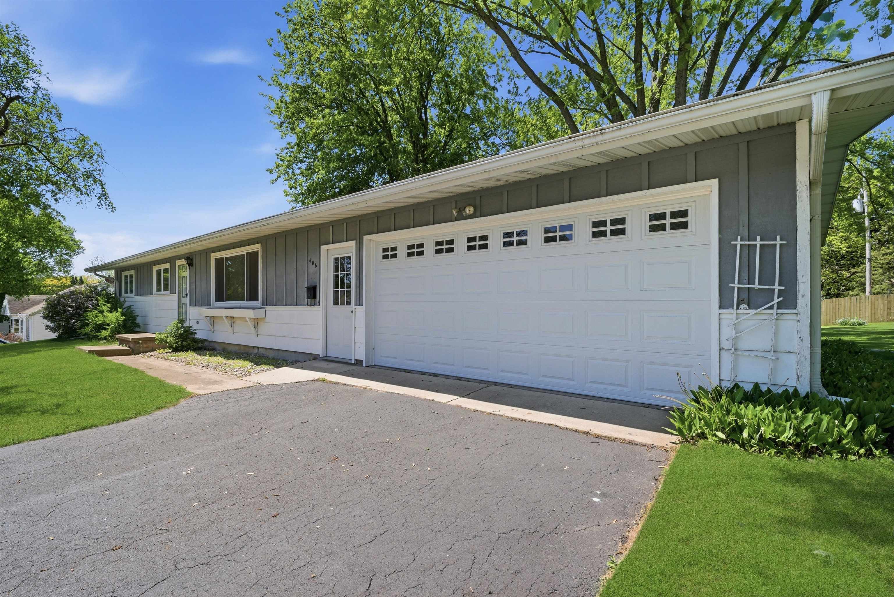 406 Hamburg Street Ripon, WI 54971 - Photo 2 of 25