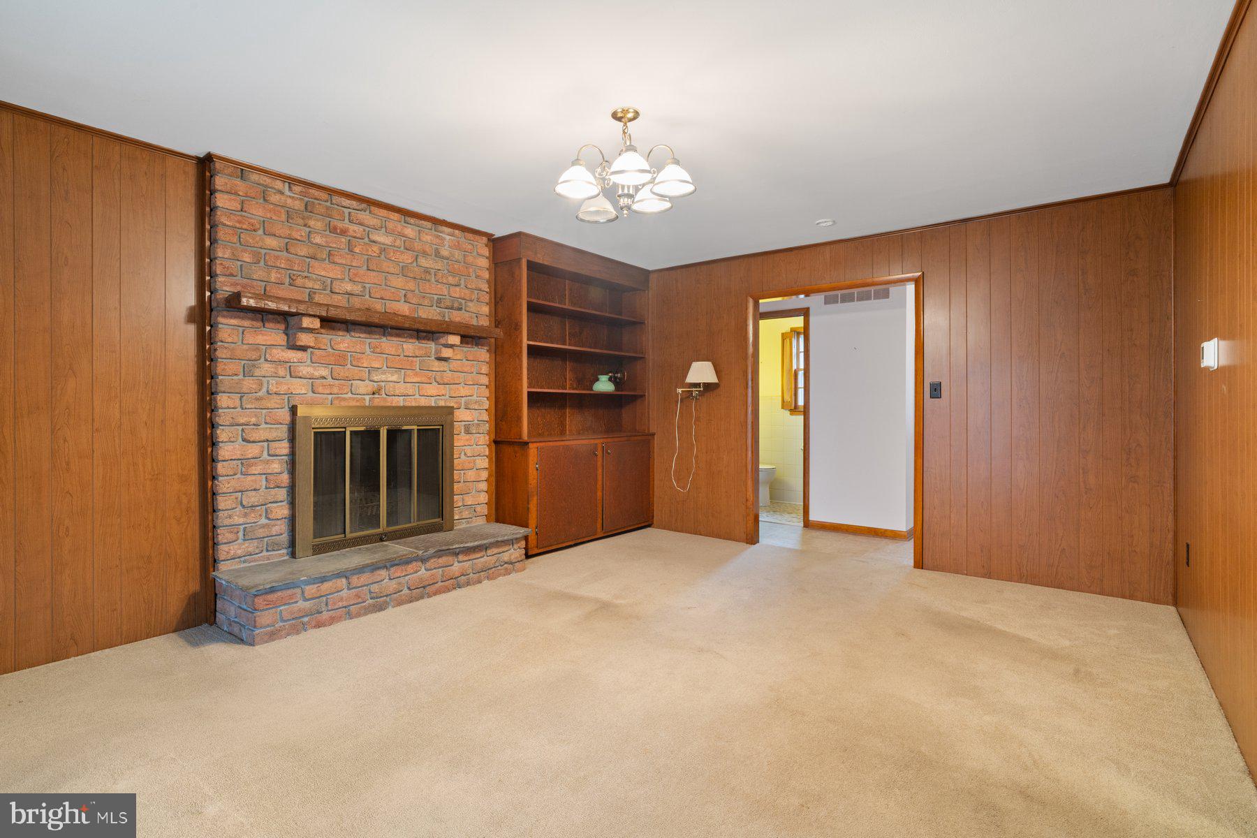 5811 Meadow Drive Frederick, MD 21702 - Photo 12 of 33 Family Room