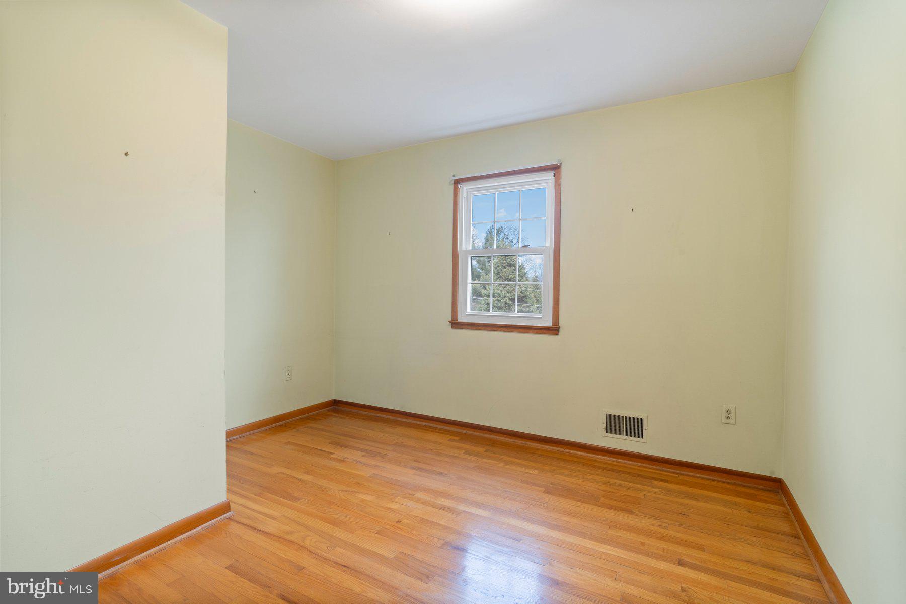 5811 Meadow Drive Frederick, MD 21702 - Photo 27 of 33 Bedroom 4