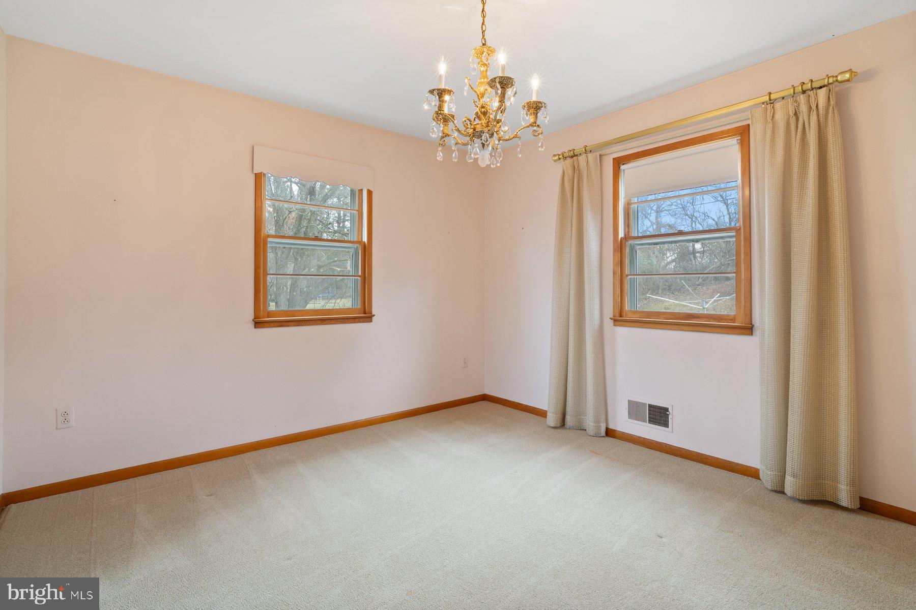 5811 Meadow Drive Frederick, MD 21702 - Photo 7 of 33 Spacious Dining Room