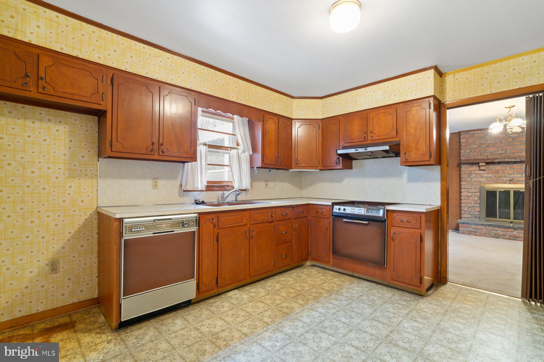 5811 Meadow Drive Frederick, MD 21702 - Photo 10 of 33 Kitchen