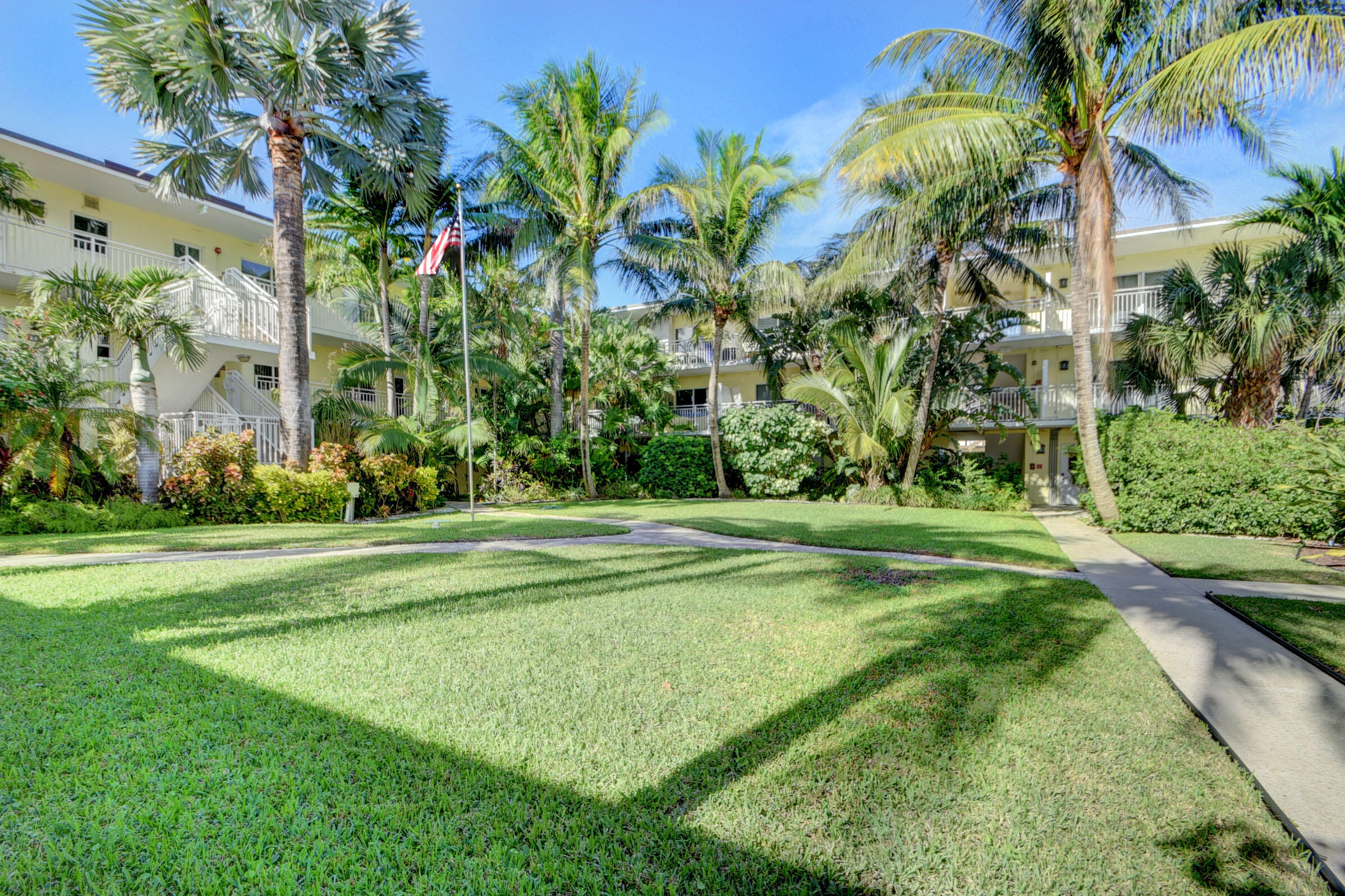 6520 North Ocean Boulevard, Unit 3 Ocean Ridge, FL 33435 - Photo 28 of 36 Courtyard