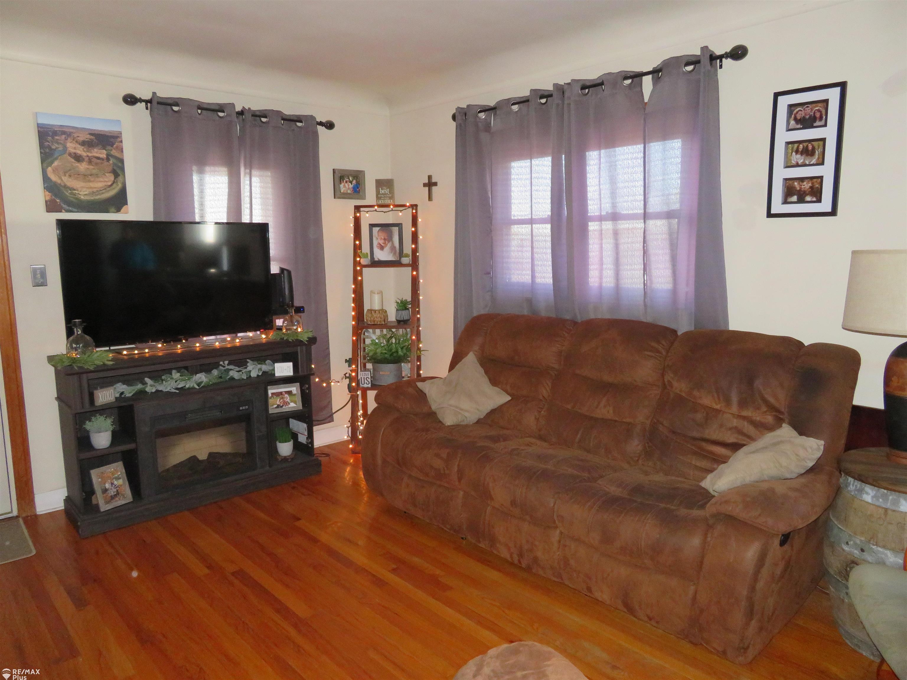 3344 North Irish Road Davison, MI 48423 - Photo 6 of 27 50139915-69345de9-8f82-487b-b110-868668c376f9.JPG