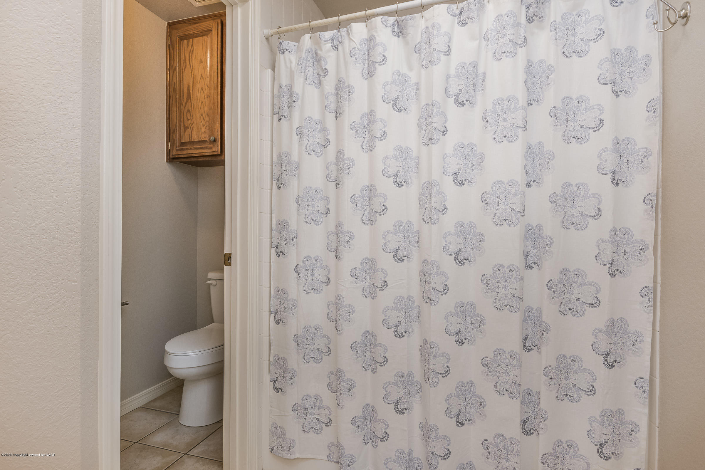 8114 Indian Trail Amarillo, TX 79110 - Photo 11 of 20 Master Bathroom-2