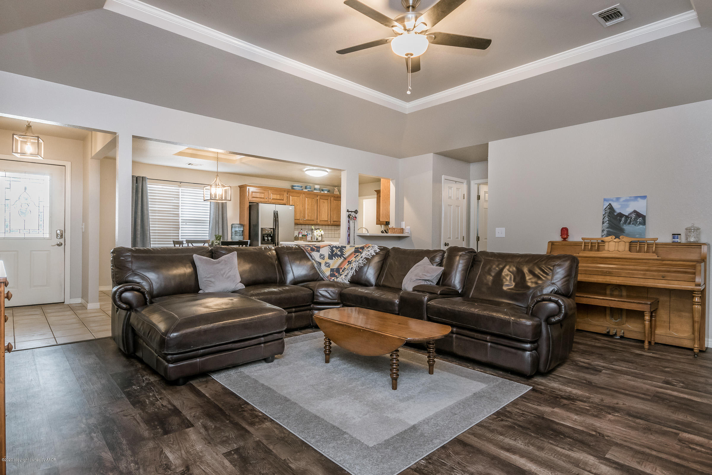 8114 Indian Trail Amarillo, TX 79110 - Photo 3 of 20 Living Room-2