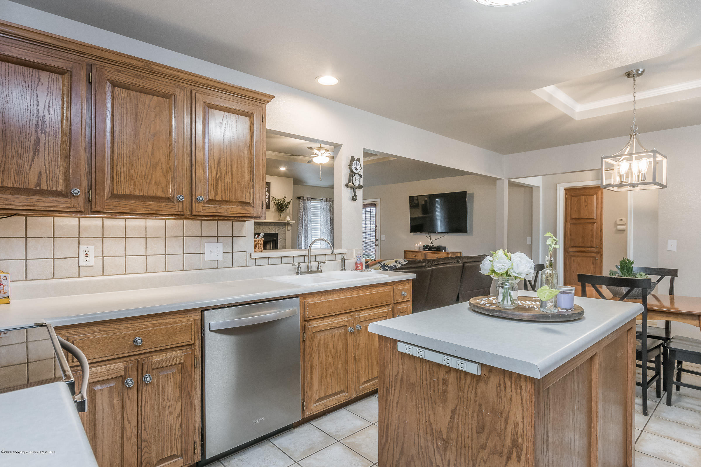 8114 Indian Trail Amarillo, TX 79110 - Photo 7 of 20 Kitchen-3