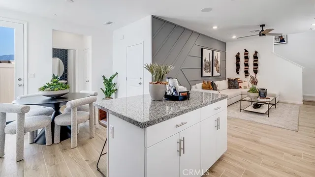 $518,453 | 1215 Yeager Avenue, Rialto, CA 92376