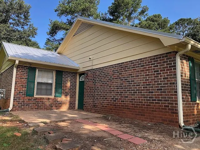 $1,075 | 370 Jockey Club Drive, Athens, GA 30605