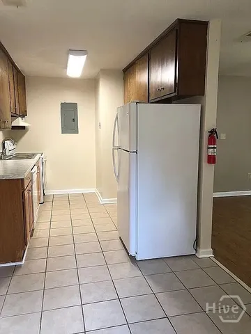 $1,075 | 370 Jockey Club Drive, Athens, GA 30605