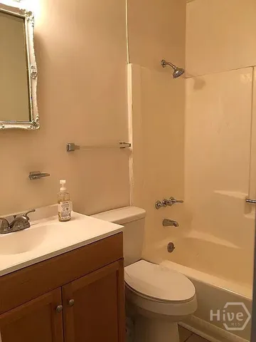 $1,075 | 370 Jockey Club Drive, Athens, GA 30605