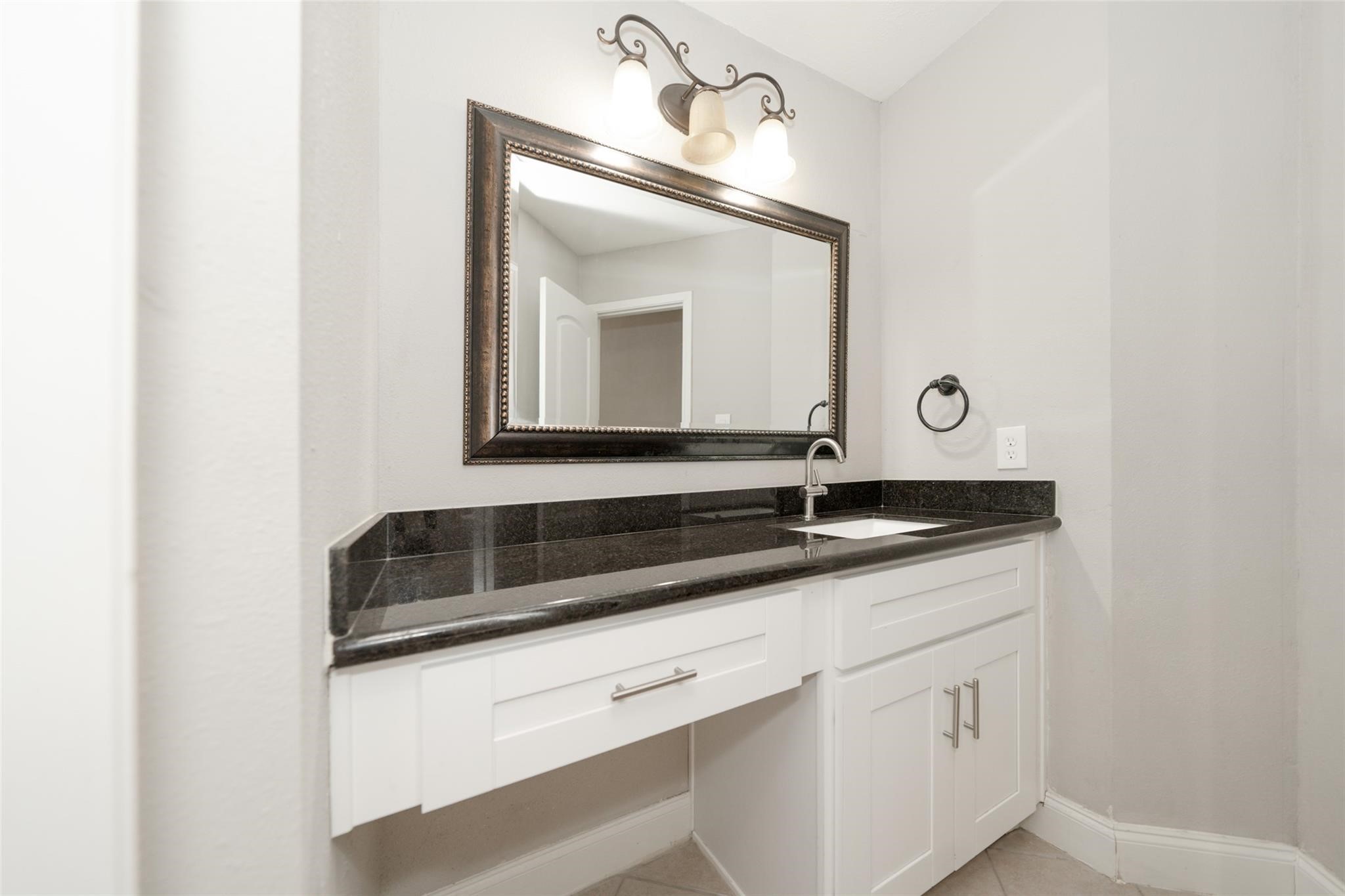 21307 Riverside Ridge Lane Katy, TX 77449 - Photo 36 of 44 Full guest bathroom
