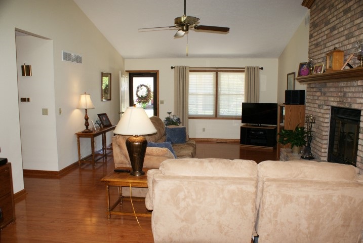 5600 Spring Corner Road Newburgh, IN 47630 - Photo 2 of 23