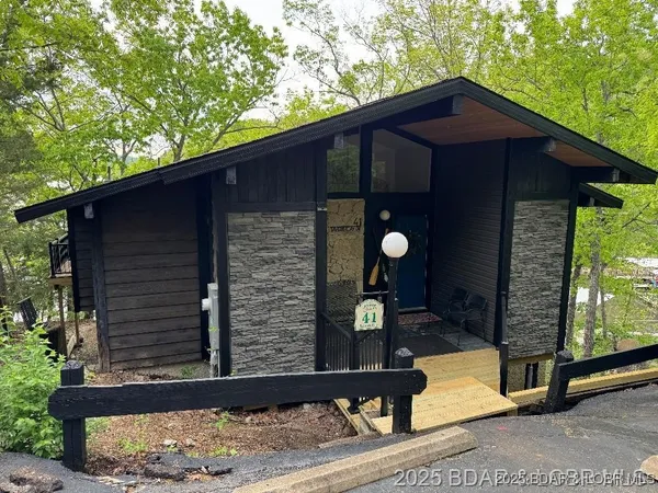 $669,000 | 41 Walkers Cay Drive, Osage Beach, MO 65065